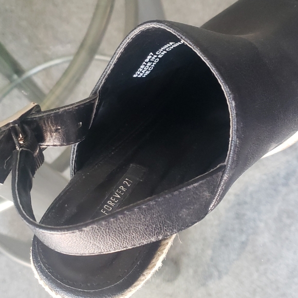 F21 Strappy Black Wedges 7.5 - Picture 3 of 9